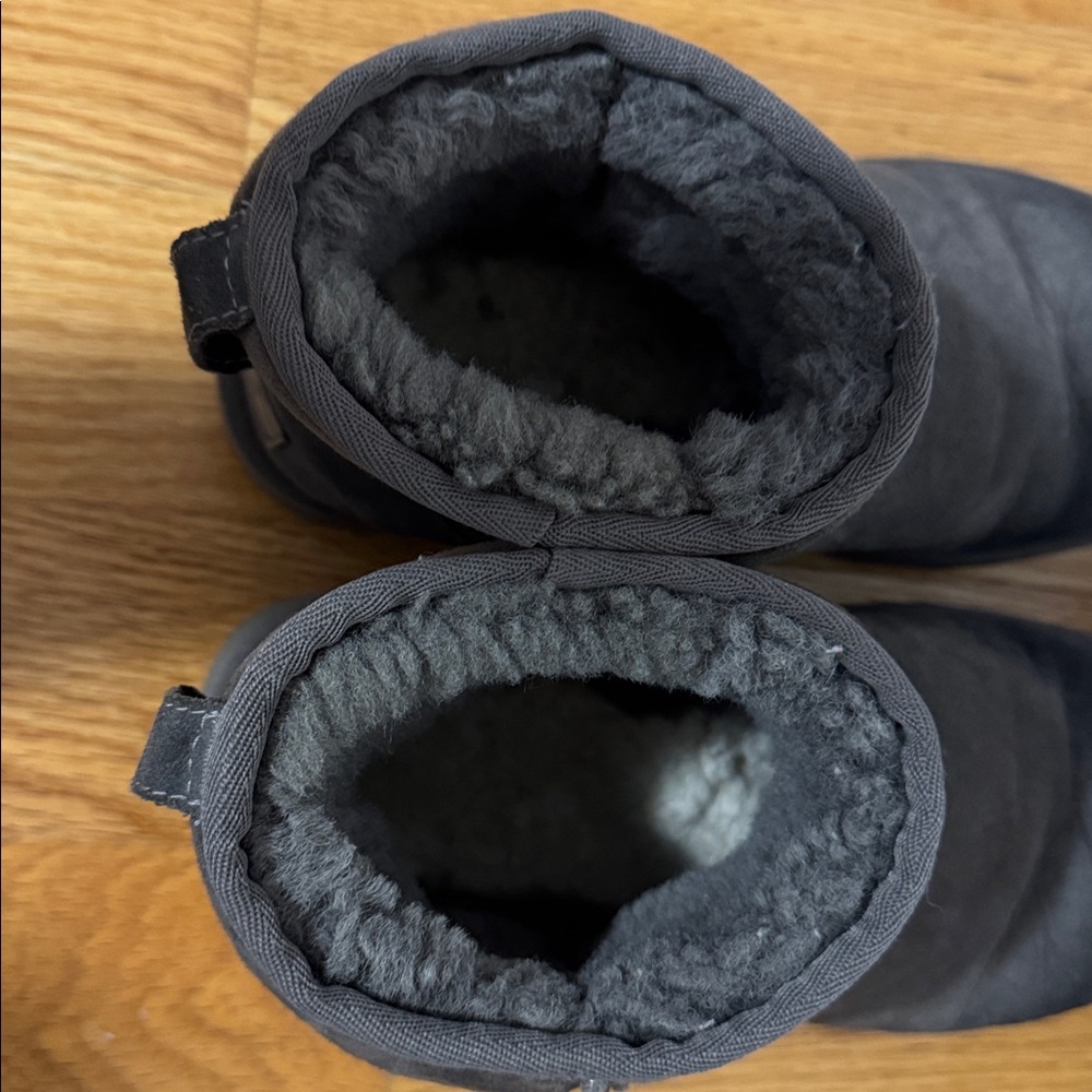 Grey Uggs - image 3